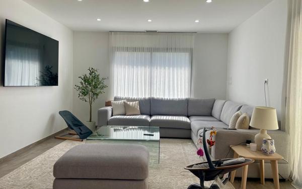 Maison à vendre    4 pièces •  Rochemaure