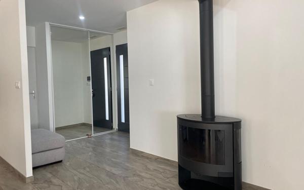 Maison à vendre    4 pièces •  Rochemaure