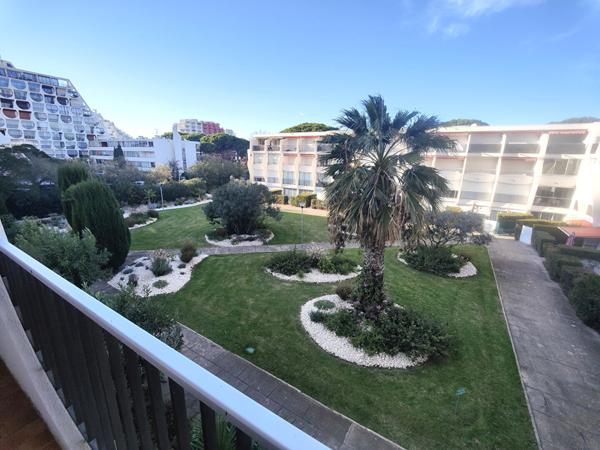 A louer à l'année en meublé La Grande Motte 2 pièce(s) 25.76 m2