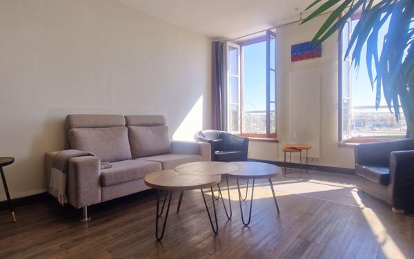 Appartement à vendre    3 pièces • 79 m2 La Rochelle