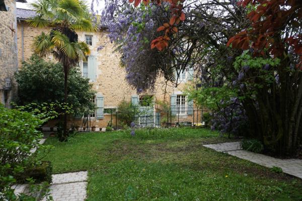 Somptueux Hôtel particulier du XIXe siècle, au coeur du parc naturel du Périgord vert.