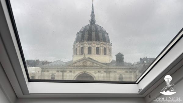Un appartement T2 au 4ème et dernier étage , Nantes Un appartement T2 au 4ème et dernier étage , Nantes