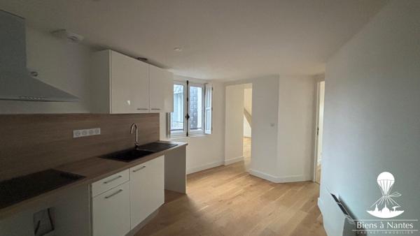Un appartement T2 au 4ème et dernier étage , Nantes Un appartement T2 au 4ème et dernier étage , Nantes