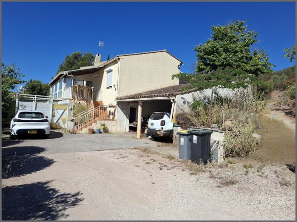 beau potentiel pour cet villa composée de 3 logements