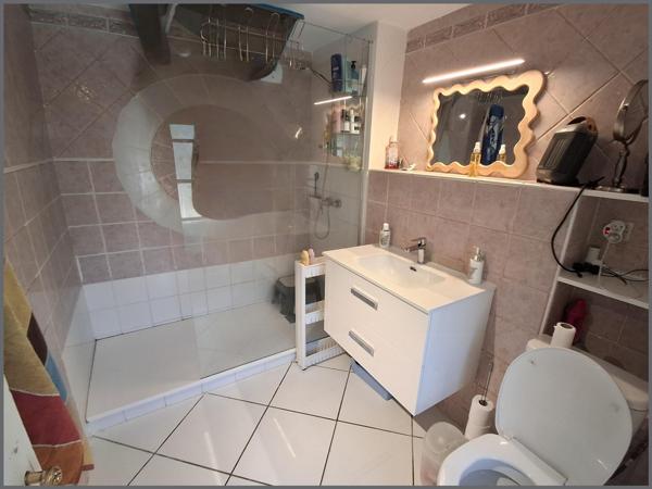 beau potentiel pour cet villa composée de 3 logements