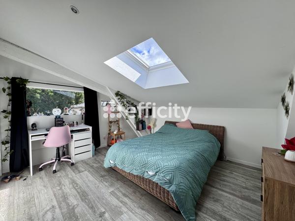 Maison
         5 pièces
        - 179 m²
