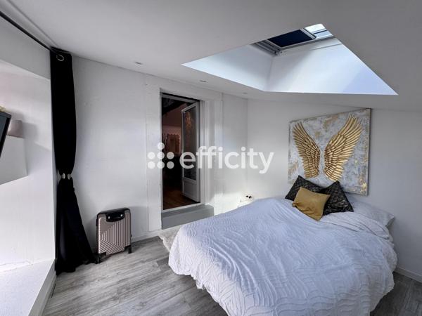 Maison
         5 pièces
        - 179 m²