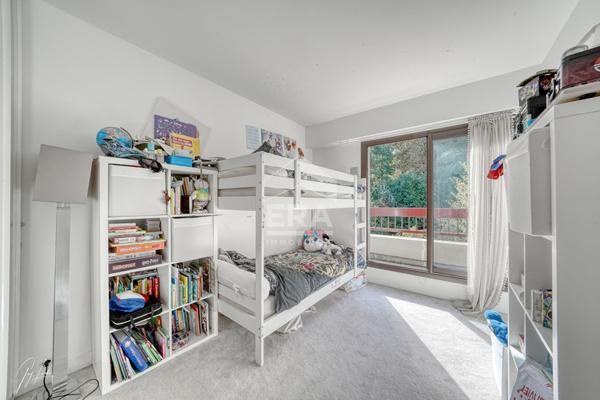 Ville-d'Avray - Duplex 4 pièces, terrasse 30 m² plein sud, double parking - Bien rare