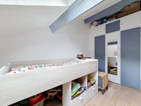 Maison
         5 pièces
        - 106 m² 465 000 € *