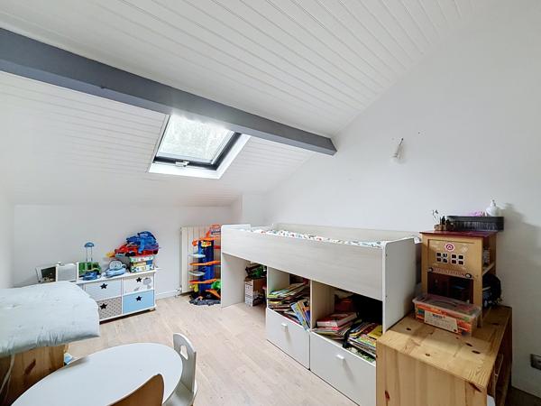 Maison
         5 pièces
        - 106 m² 465 000 € *