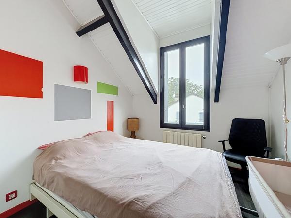 Maison
         5 pièces
        - 106 m² 465 000 € *