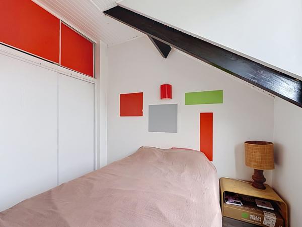 Maison
         5 pièces
        - 106 m² 465 000 € *