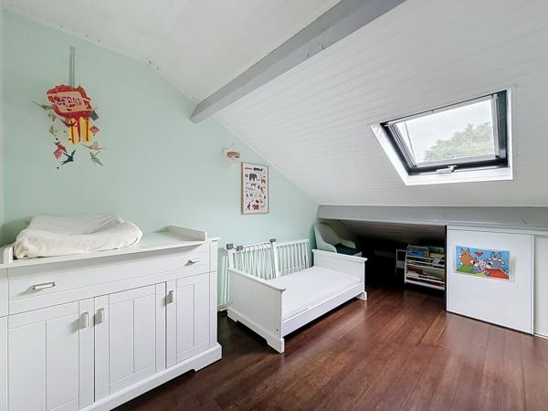 Maison
         5 pièces
        - 106 m² 465 000 € *