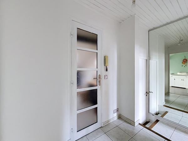 Maison
         5 pièces
        - 106 m² 465 000 € *