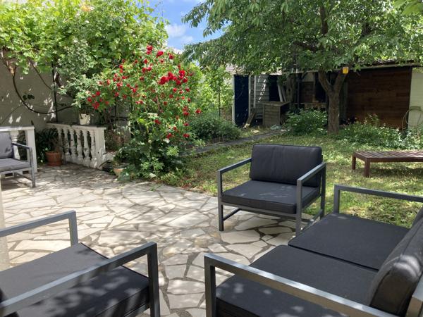 Maison
         5 pièces
        - 106 m² 465 000 € *
