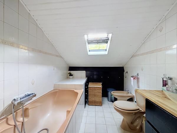 Maison
         5 pièces
        - 106 m² 465 000 € *