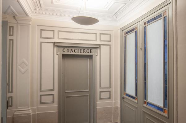 Paris, St André des Arts, 2 pièces dernier étage avec ascenseur, fort potentiel !