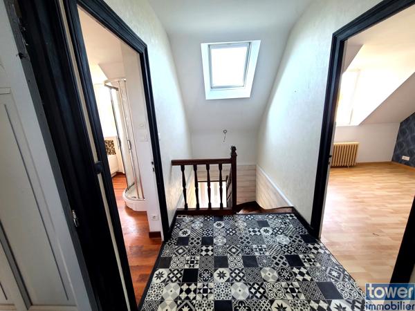 Maison
                                                                                                                                                                                                                                                                                                                        6 pièce(s)                                                                                                                                                                                                          3 chambre(s)                                                                                                                                                                                                          118  m²