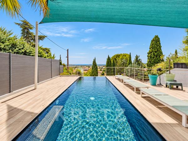 LA GARDE | VILLA CONTEMPORAINE 200 M², VUE MER, PISCINE, ROOFTOP ET ASCENSEUR