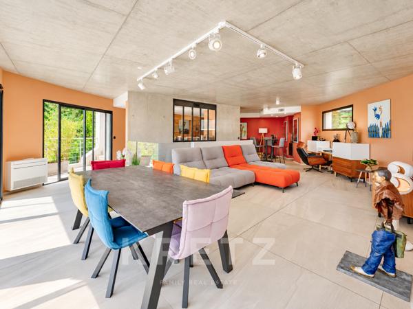 LA GARDE | VILLA CONTEMPORAINE 200 M², VUE MER, PISCINE, ROOFTOP ET ASCENSEUR