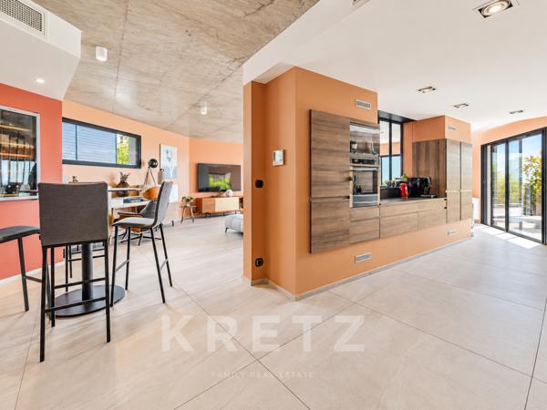 LA GARDE | VILLA CONTEMPORAINE 200 M², VUE MER, PISCINE, ROOFTOP ET ASCENSEUR