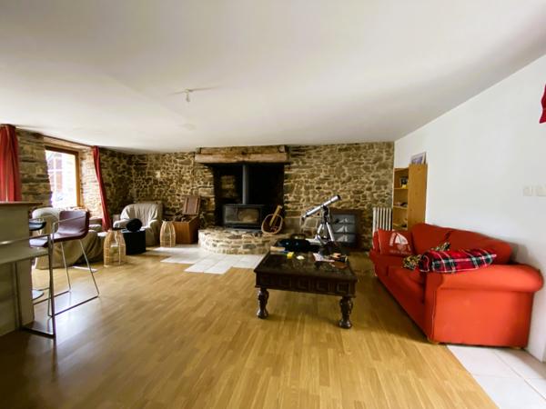 Plélan-le-Grand (35380) PLELAN-LE-GRAND – Charmante longère rénovée