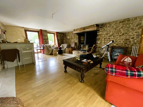 Plélan-le-Grand (35380) PLELAN-LE-GRAND – Charmante longère rénovée