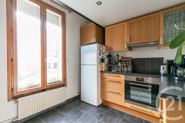 Immeuble à vendre  245 m 2   JOINVILLE LE PONT  - 94