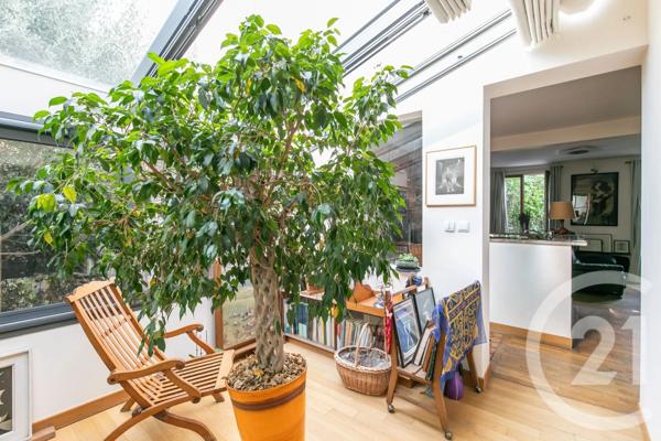 Immeuble à vendre  245 m 2   JOINVILLE LE PONT  - 94