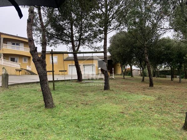 A VENDRE VILLA DE 203 M2  TERRAIN DE 3000 M2 A PROXIMITÉ DU LAC DE LA CAVAYERE