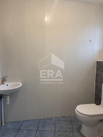 A VENDRE VILLA DE 203 M2  TERRAIN DE 3000 M2 A PROXIMITÉ DU LAC DE LA CAVAYERE