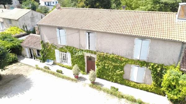 Maison en pierre de 250 m²