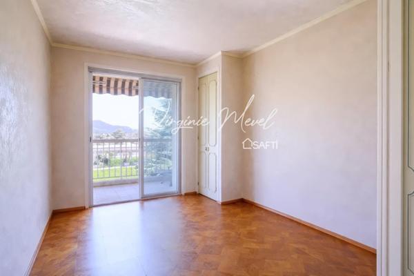 Nice Saint Antoine de Ginestière 3/4 pièces 91m2 dernier étage vue mer à rénover