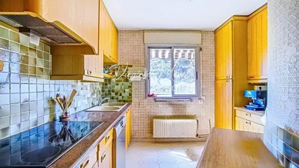 Nice Saint Antoine de Ginestière 3/4 pièces 91m2 dernier étage vue mer à rénover