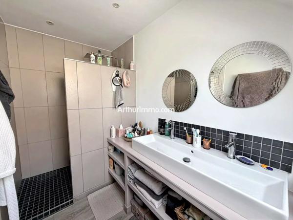 Vente                                                      Maison
                        
                     7 pièces                      170 m2                     à Sucy-en-Brie