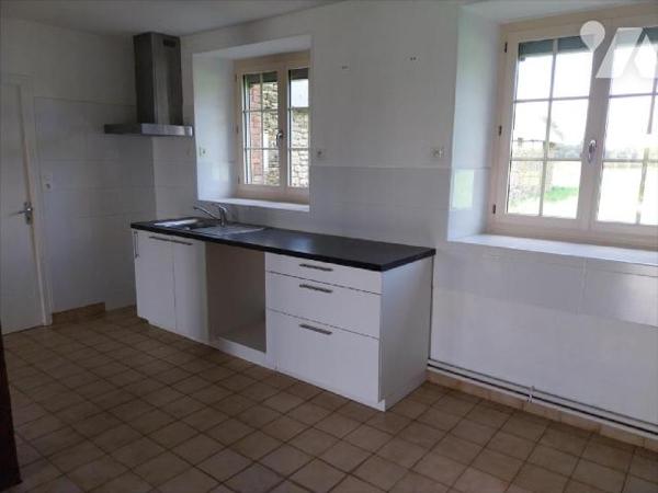 VAL D'IZE. En campagne, dans environnement calme, belle maison en pierres avec pièce de vie et ...