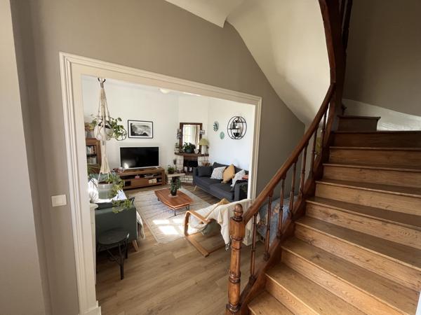 Poitiers (86000) POITIERS HAUTEURS OUEST BELLE MAISON DE VILLE POITEVINE DE 121 M2 AVEC JARDIN 500 M2