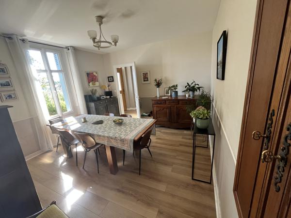 Poitiers (86000) POITIERS HAUTEURS OUEST BELLE MAISON DE VILLE POITEVINE DE 121 M2 AVEC JARDIN 500 M2