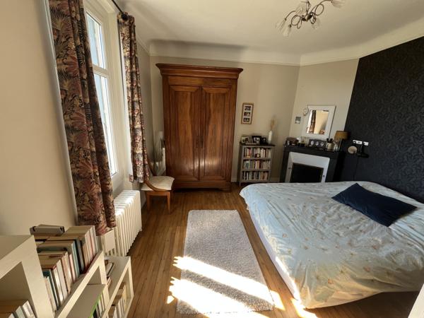 Poitiers (86000) POITIERS HAUTEURS OUEST BELLE MAISON DE VILLE POITEVINE DE 121 M2 AVEC JARDIN 500 M2