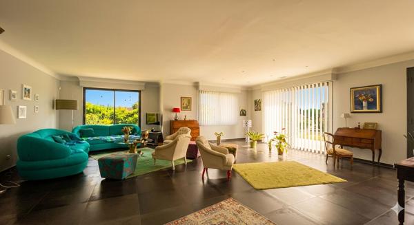 Maison non mitoyenne 164 m2 avec 5 chambres, garage double et jardin