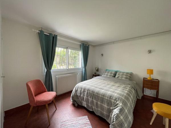 Maison non mitoyenne 164 m2 avec 5 chambres, garage double et jardin