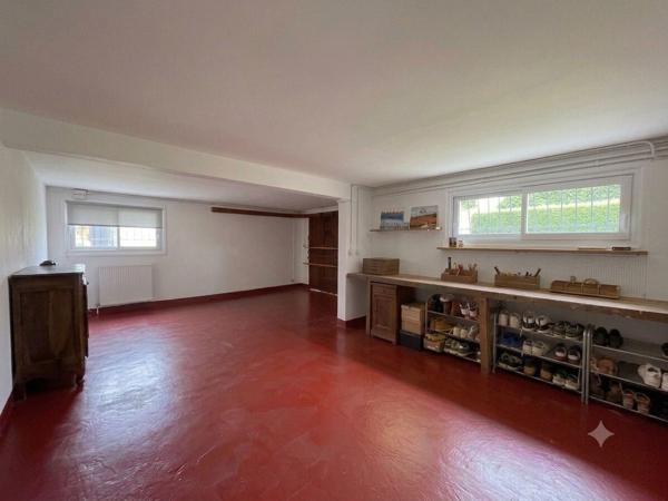 Maison non mitoyenne 164 m2 avec 5 chambres, garage double et jardin
