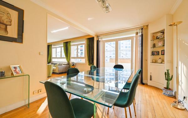 Appartement à vendre    4 pièces • 90,05 m2 Paris 11