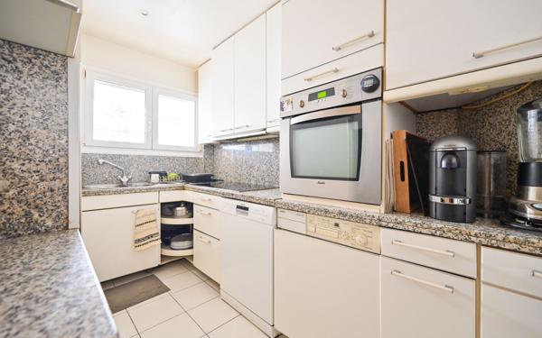 Appartement à vendre    4 pièces • 90,05 m2 Paris 11