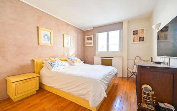 Appartement à vendre    4 pièces • 90,05 m2 Paris 11