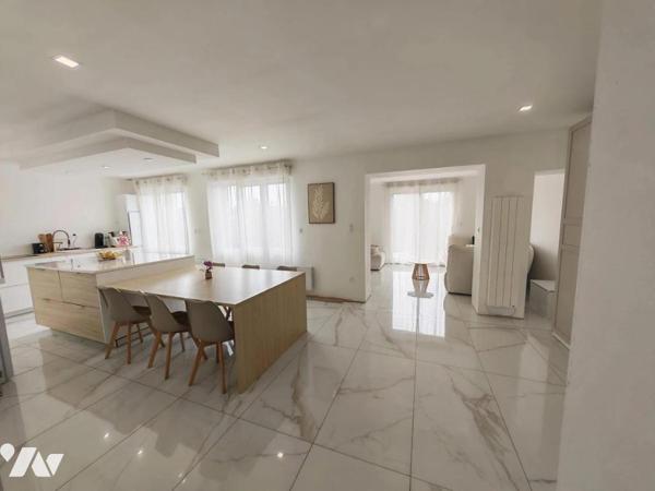 SAINT SAULVE IMMEUBLE COMPRENANT MAISON AVEC TERRAIN DEPENDANCES ET GARAGE 