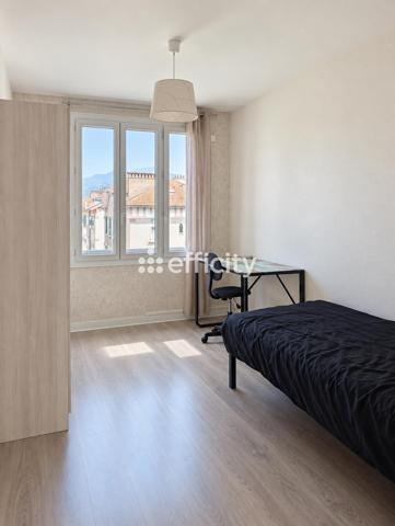 Appartement
         5 pièces
        - 68 m² Exclusivité 128 000 € *