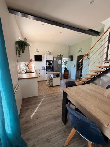 Maison
         5 pièces
        - 140 m² 200 500 € *