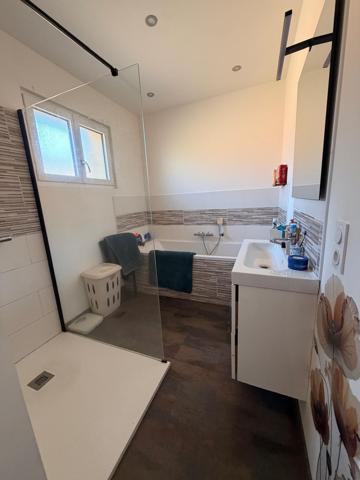 Maison
         5 pièces
        - 140 m² 200 500 € *
