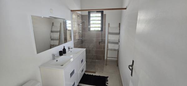 Saint-Leu (97436) Villa F4 Meublée St Leu